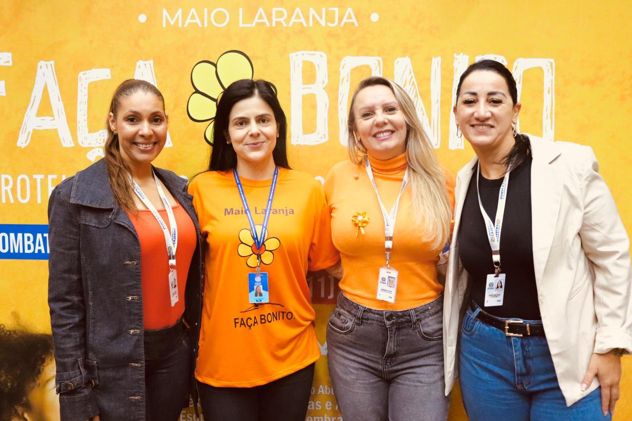 Galeria da notícia: Escola do Legislativo participa de ação sobre a campanha Maio Laranja